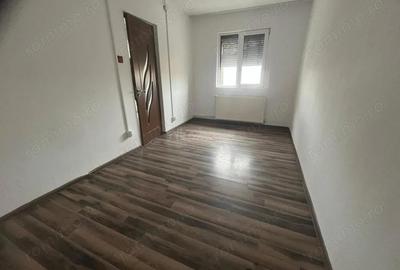 Apartament cu 3 camere nedecomandat în Nord