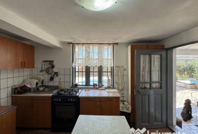 Casă cu 8 camere cu Teren 4057 Mp în Găneasa - 10