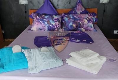 Vila - 2 apart separate, 2 camere fiecare Mamaia Sat, intrari separate, curte - 6