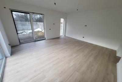 Comision 0%. Langa Iulius Mall. Zid despartitor dublu. Finisaje premium - 2