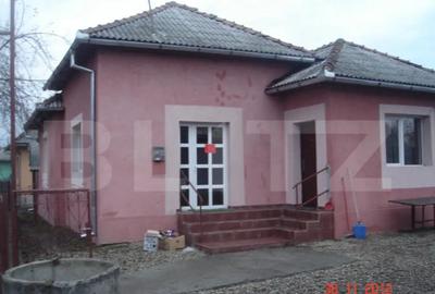 Casă cu 2 camere cu Teren 5600 Mp în Central - 4