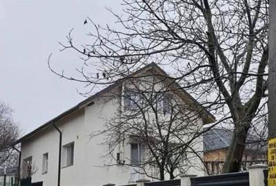 Casă cu 4 camere cu Teren 160 Mp în Central - 2