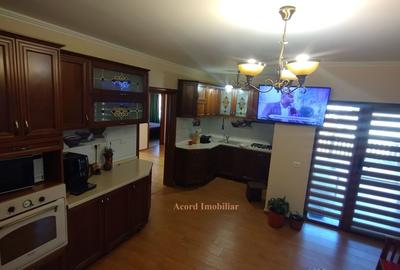 Casa căramidă cu placă de beton,  Valu lui Traian - 14