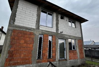 Casă cu Teren 607 Mp în Central - 2