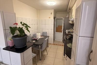 Vând apartament cu 3 camere - 2