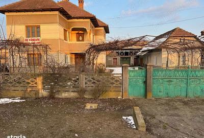 Casă cu 6 camere cu Teren 5700 Mp în Central - 2