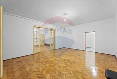 Birou, de 134 mp, în Central - 5