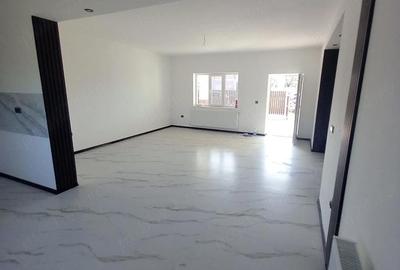 Casă cu 3 camere cu Teren 300 Mp în Beregsău Mare - 5