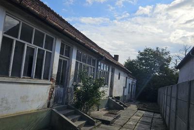 Casă cu 4 camere în Cuvin - 8