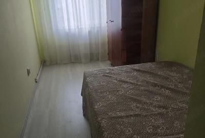 Apartament cu 3 camere semidecomandat în Viziru 1 - 3