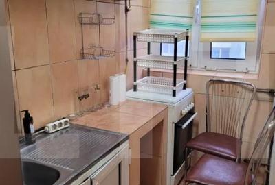 Apartament cu 3 camere semidecomandat în Central - 3