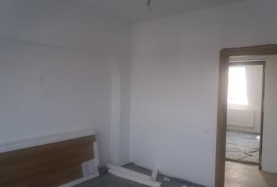 Penthouse cu 2 camere decomandat în Tractorul