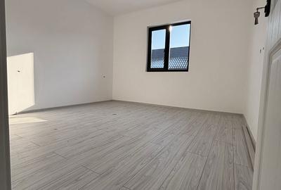 Casă cu 4 camere în Central - 2
