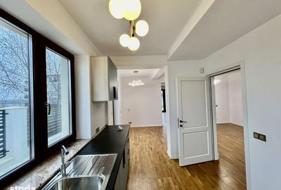 Casă cu 5 camere cu Canalizare în Central - 2