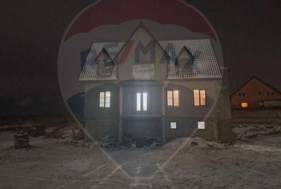 Casă cu 8 camere cu Teren 5232 Mp în Mogoșești - 2