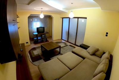 Apartament cu 3 camere decomandat, mobilat în Port