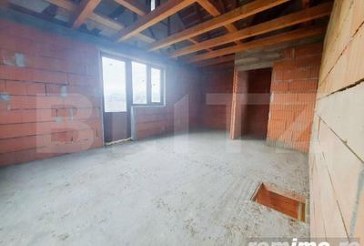 Casă cu 5 camere cu Teren 1000 Mp în Unirea - 2