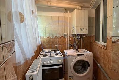 Apartament cu 2 camere decomandat în Brăilei - 9