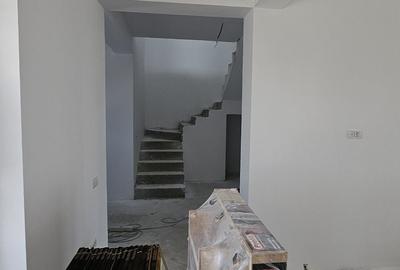 CASA TIP DUPLEX DOMNESTI, 4 CAMERE, CENTRALA, 275 MP TEREN, COMIS 0% - 6