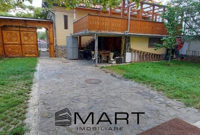 Casă individuală cu 10 camere cu Canalizare în Calea Poplăcii - 1