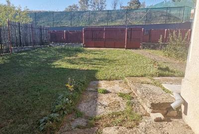 Casă cu 5 camere cu Teren 1300 Mp în Central - 2