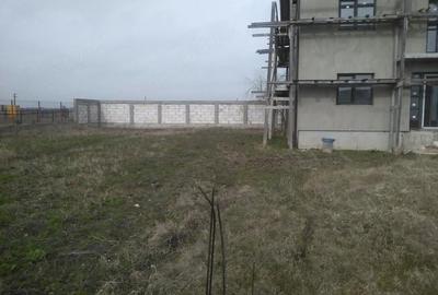 Casă cu Teren 1100 Mp în Central