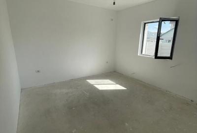 Casă cu 3 camere cu Teren 330 Mp în Central - 10