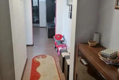 Apartament cu 3 camere semidecomandat în Central - 3