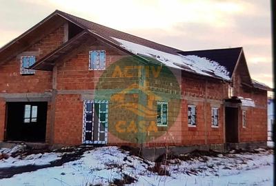 Casa de vanzare la doar 12 km de Roman - 2