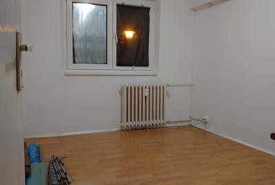 Băneasa, Scoala 7, apartament cu 3 camere, 71 mp, decomandat, loc parcare - 2