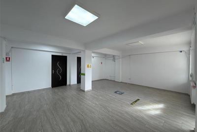 Spațiu comercial, de 59.389999389648 mp, în Vișani - 2