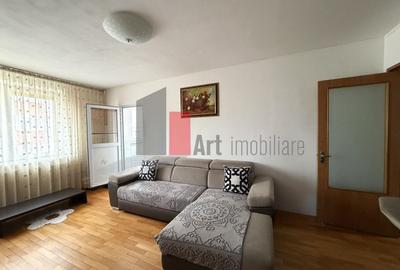 Apartament cu 4 camere decomandat în Apărătorii Patriei