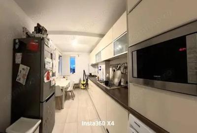 Apartament cu 3 camere decomandat în Central