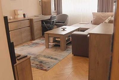 Apartament cu 3 camere, decomandat, etaj 9/10, zona Podu Ros - 1