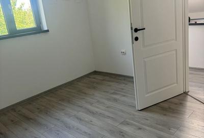 Spațiu comercial, de 50 mp, în Central - 3
