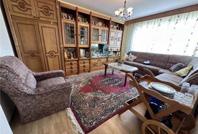 Str. Panselelor, langa Universitate - apartament 3 camere ch