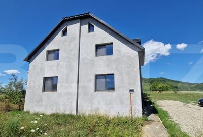 Casa cu mansarda, 220 mp, in zona Colldau, 3 km de Beclean
