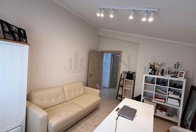 Casă individuală cu 5 camere cu Canalizare în Central - 9