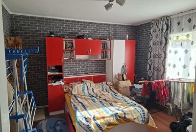 Casă individuală cu 6 camere cu Canalizare în Castelu - 12