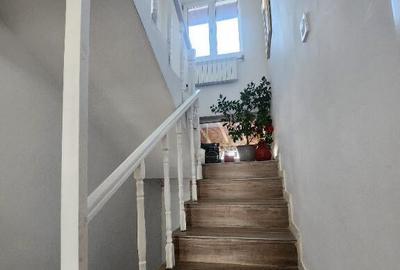 Casă cu 7 camere cu Teren 2809 Mp în Cataloi