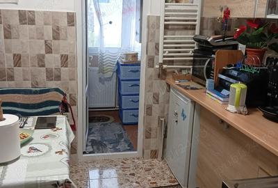 Vand apartament 2 camere et 4 semidecomandat Constanta - 1