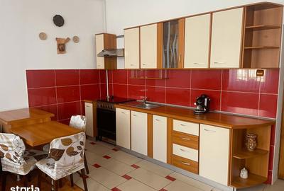Casă cu Teren 867 Mp în Central - 1