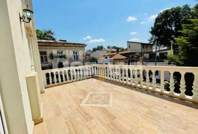 Casă cu 7 camere cu Teren 180 Mp în Parcul Carol - 11