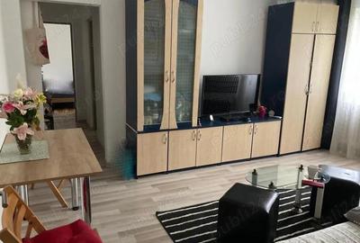 Zona Dacia, apartament 3 camere, semidecomandat, etaj 3 din 4, chirie 350 euro pe luna - 1