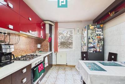 Apartament cu 3 camere nedecomandat, mobilat în Circumvalațiunii - 11