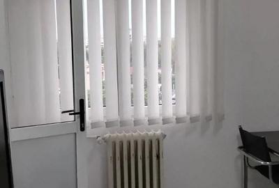 Garsonieră în Titan - 2