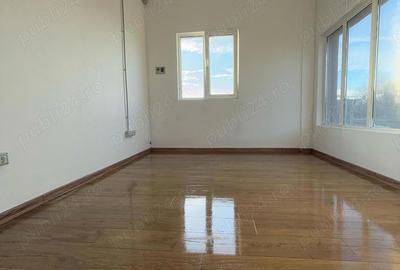 Apartament cu 4 camere decomandat în Torontalului - 2