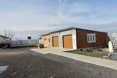 Teren non-agricol 5000 mp cu casă modernă mobilată, hală și garaje automatizate - 3