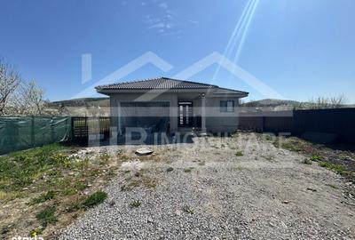 Casă cu 4 camere în Dumbrăvioara - 1