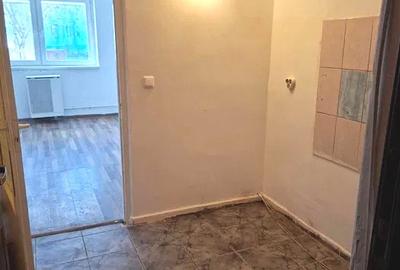 Garsonieră decomandată în Trei Stejari - 1